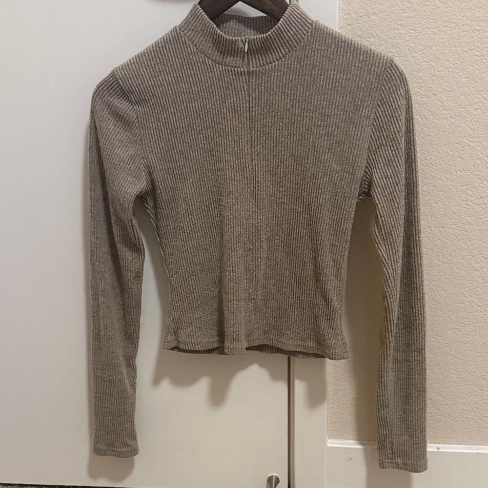 Ribbed Knit Long Sleeve Top - Gray